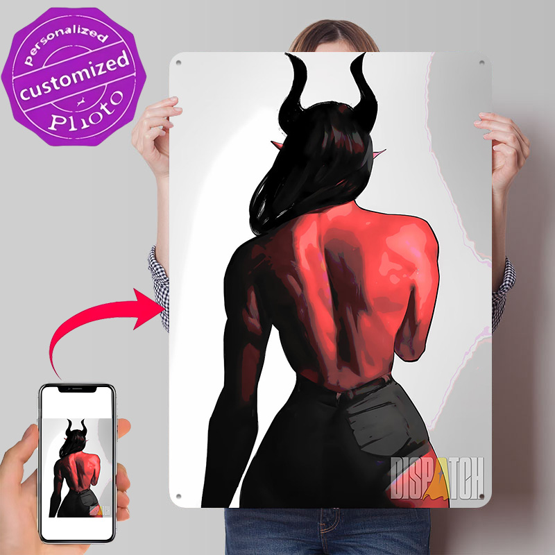 Women Accessories Poster - Rote-Häutige Dämonenfrau Rückansicht Personalisiertes 3D Strukturiertes