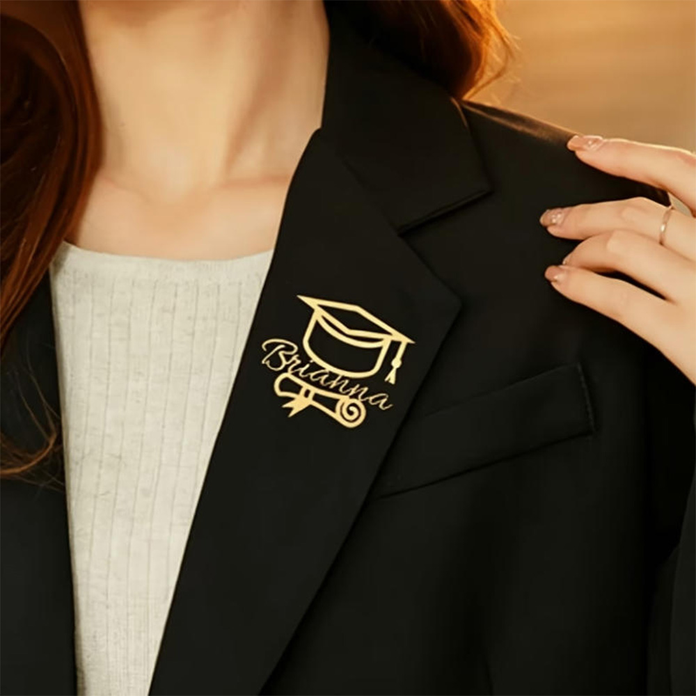 Personalisierte Abschlussfeier – Brooch Pin Gold Bewertung und Preis